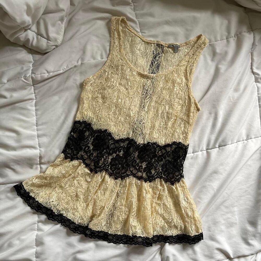 Y2K Vintage Cream Lace Peplum Tank Charlotte Russe